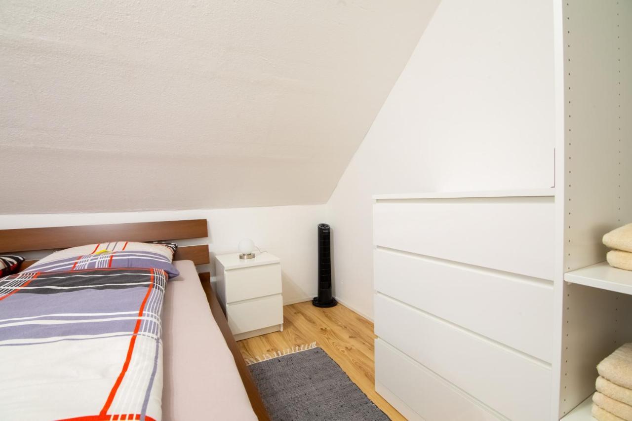 Ferienwohnung Oberhausen Alstaden Exteriör bild